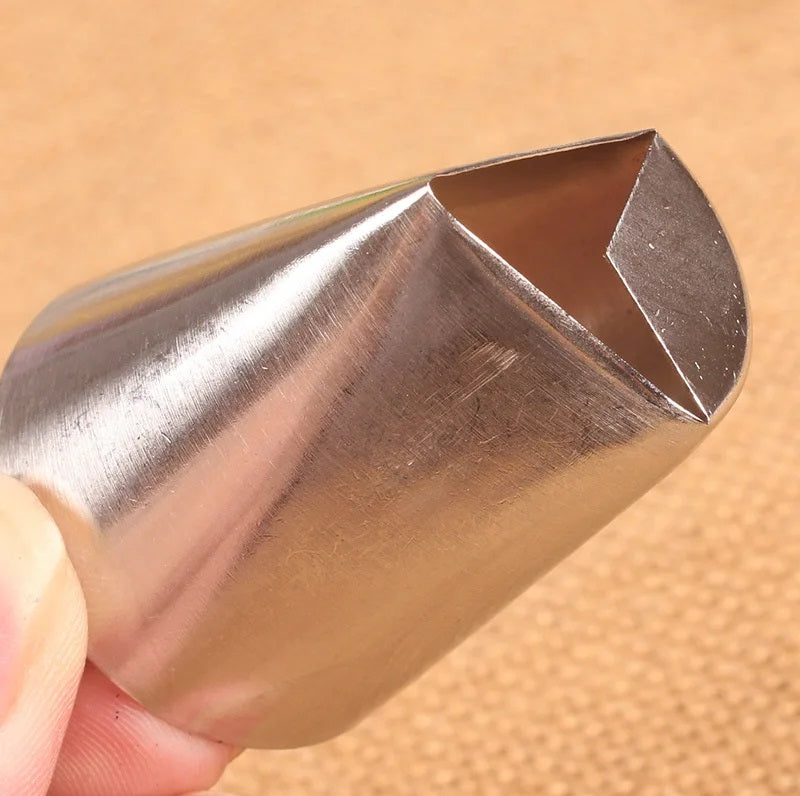 Moni's Fav Piping Tips - F05