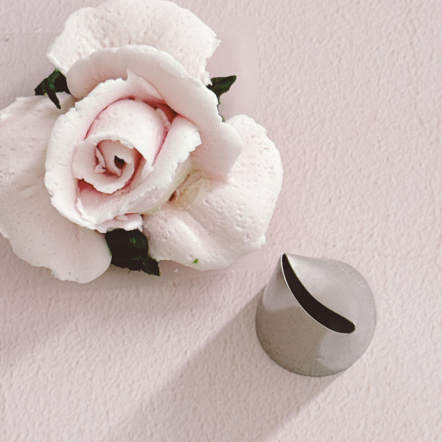 Moni's Fav Piping Tips - Giant Curved Rose Tip