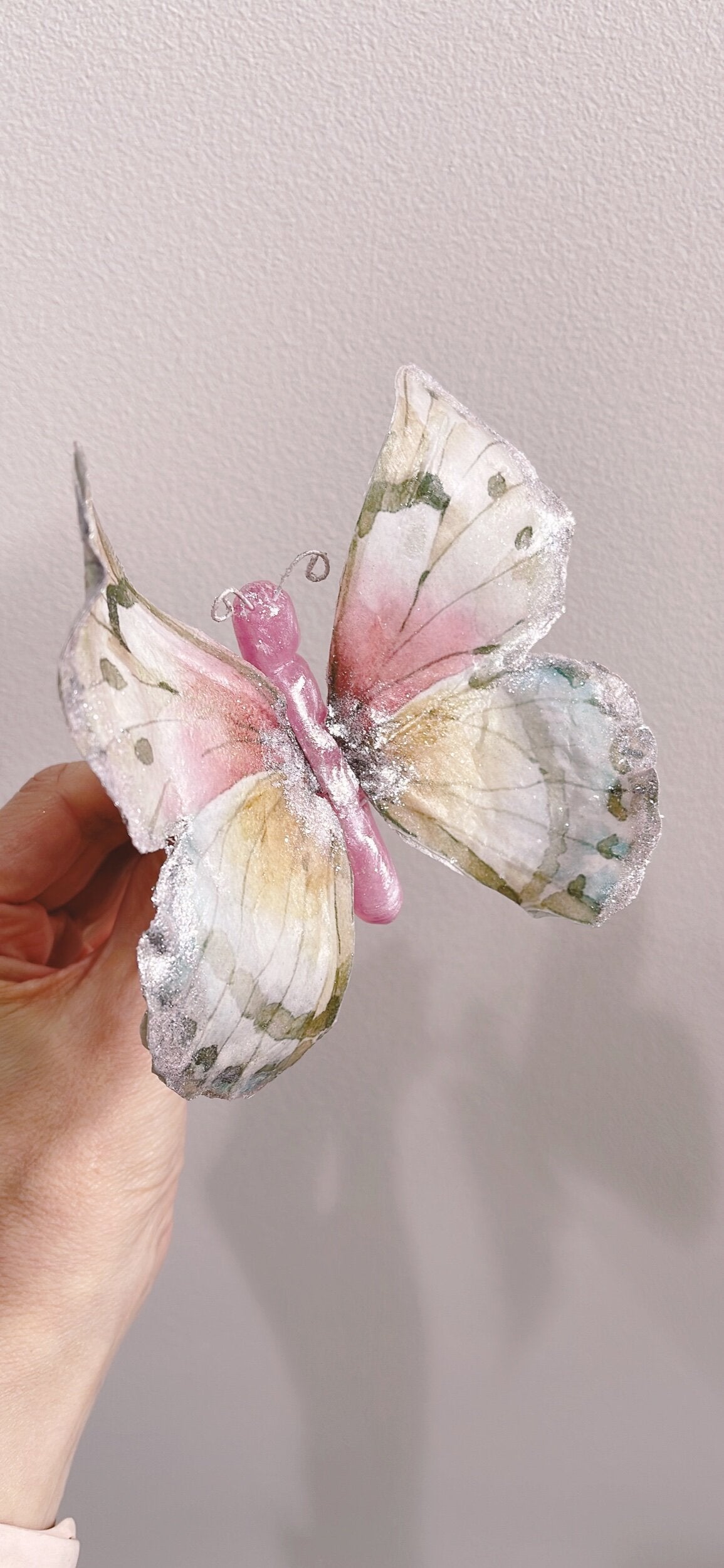 Giant Wafer Paper Butterflies Jessica in Neutral and Soft Pastels - Set of 2