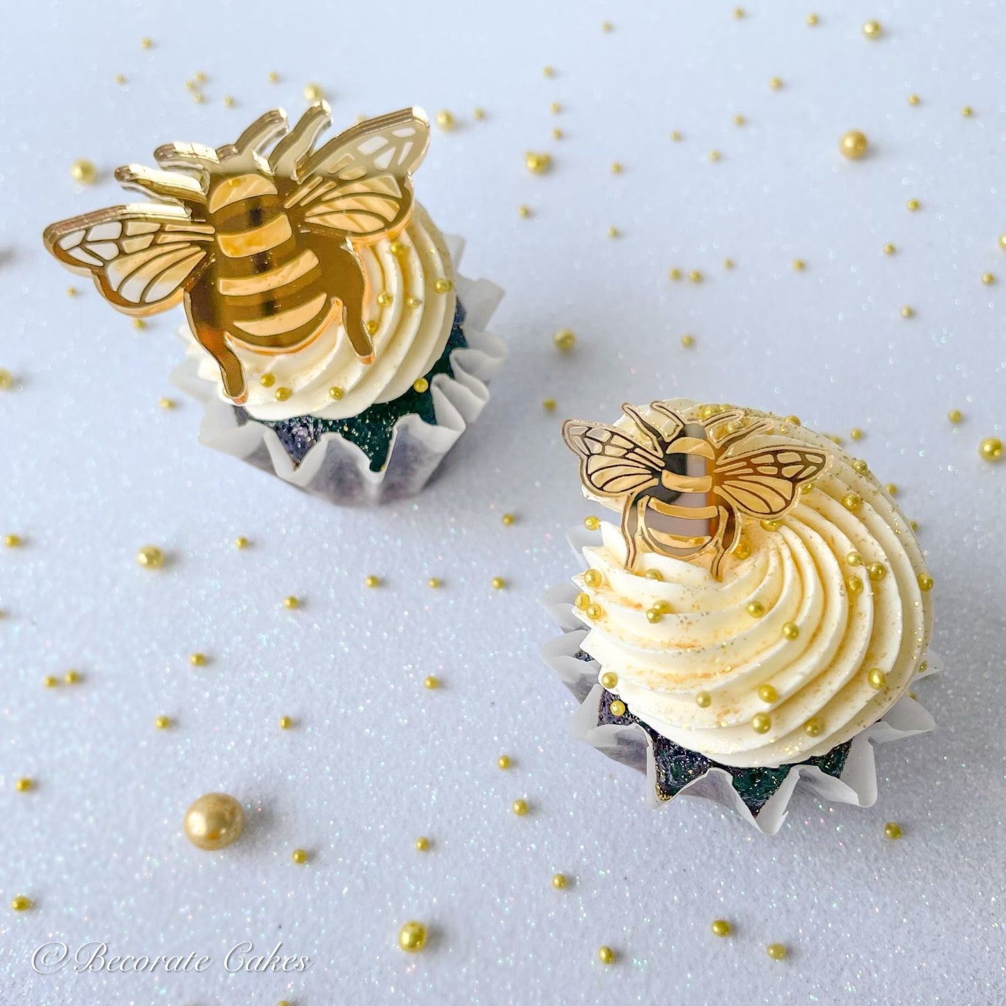 More Charms - Bees - Pack of 6 - Various Colours and Sizes