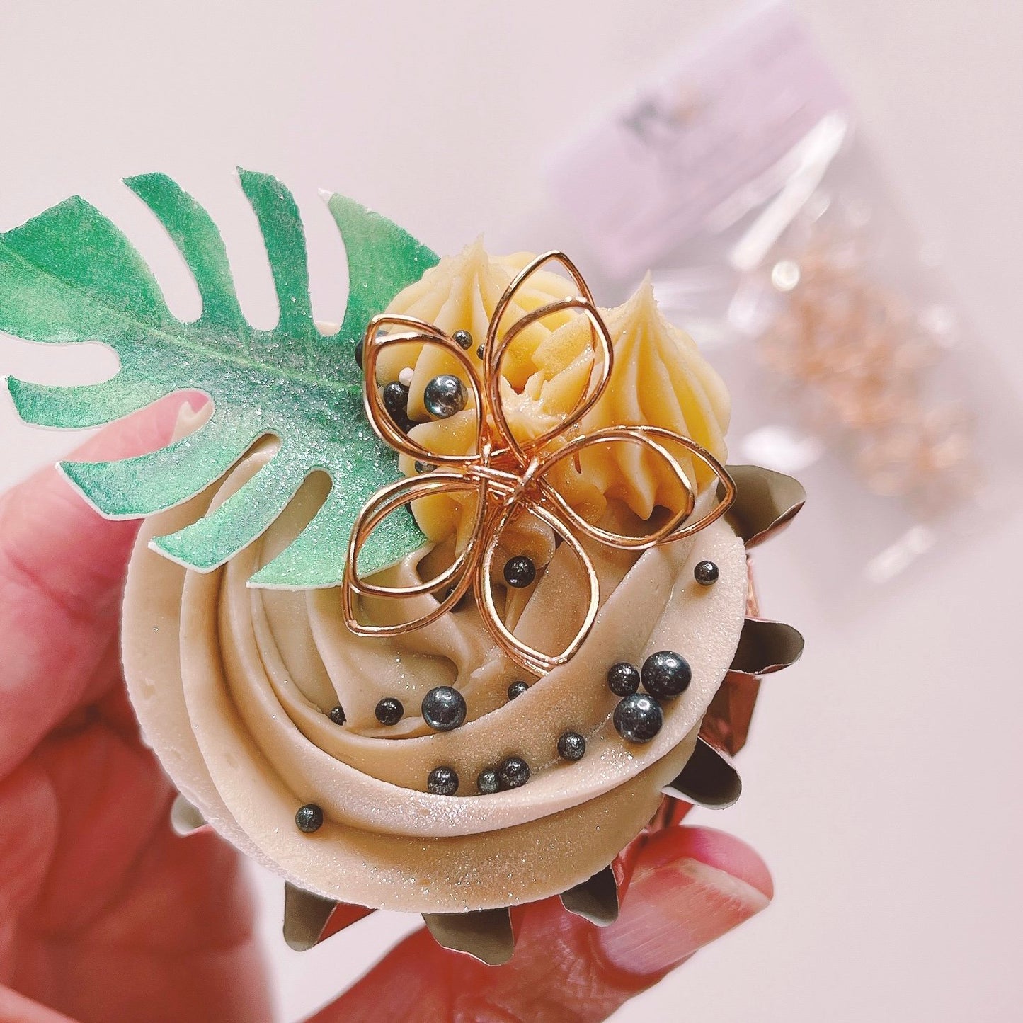 Monstera Edible Wafer Paper Leaves - Pack of 18