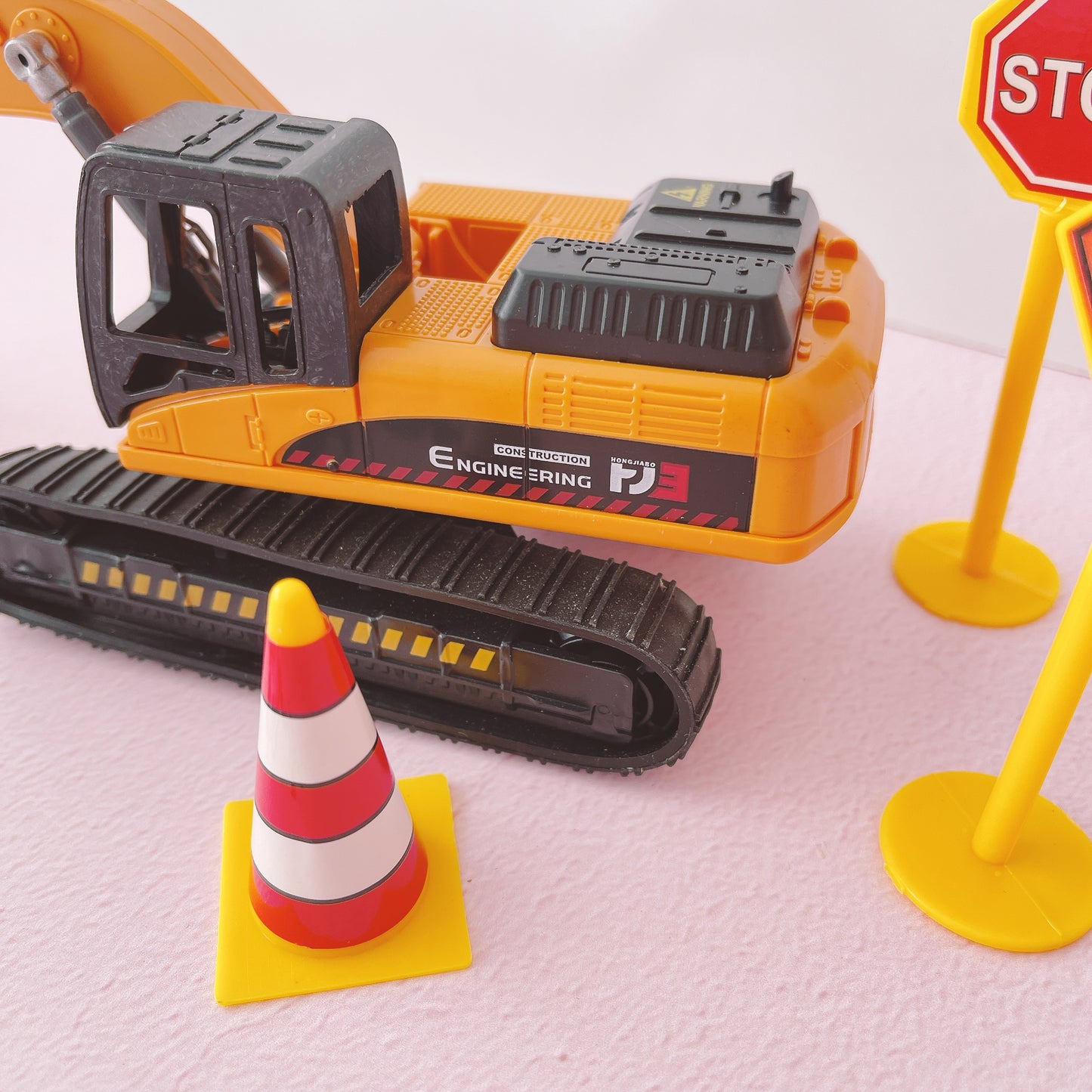 Digger Construction Site Cake Topper Decorations Set - 7 Pieces