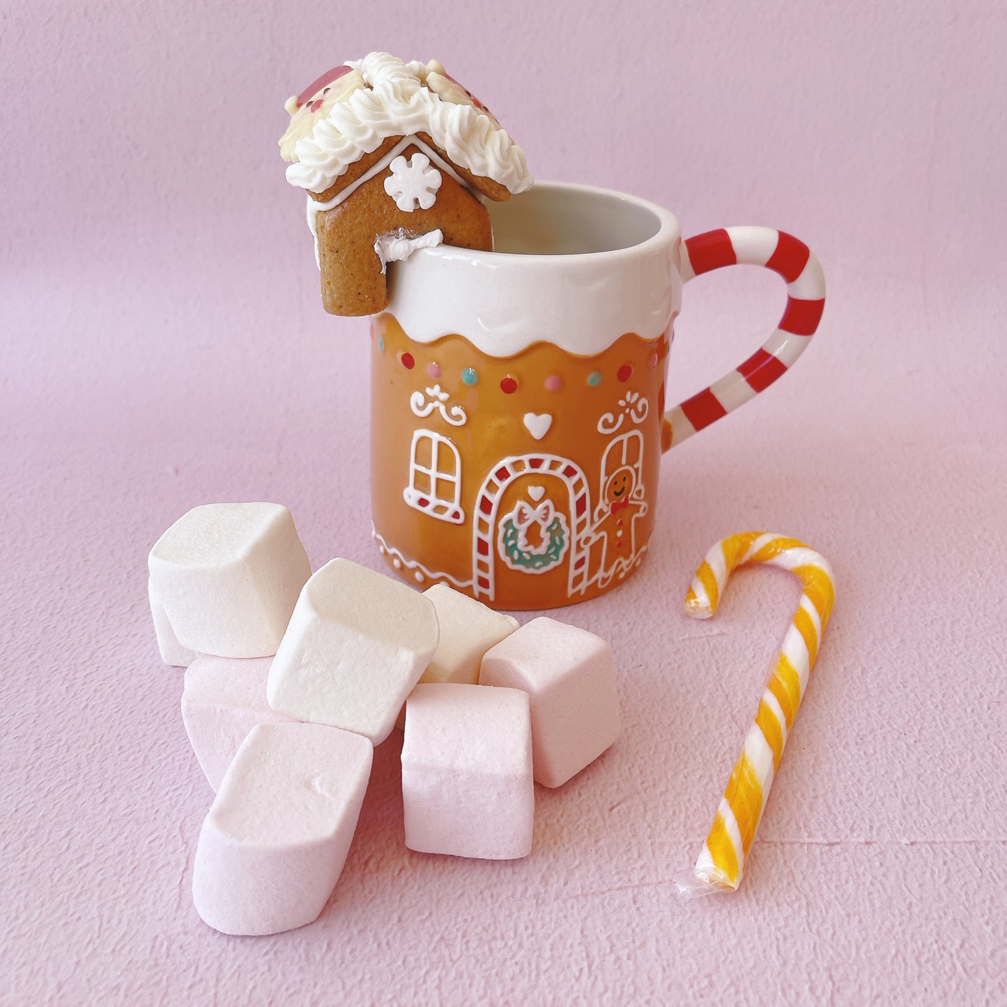 Gingerbread Mug with Mini Gingerbread House and Marshmallows Gift Set