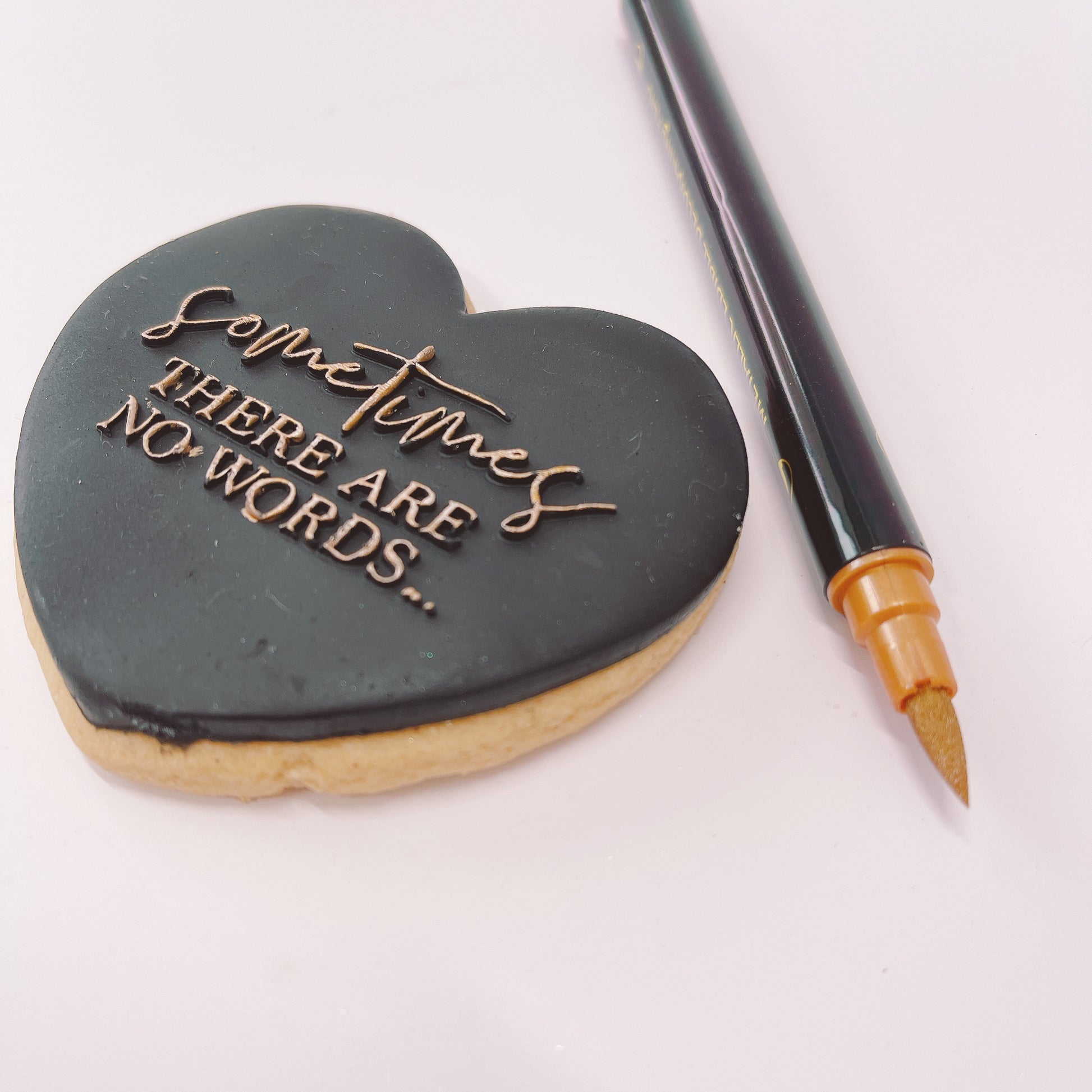 More Metallic Edible Markers Rose Gold – Moreish Cakes