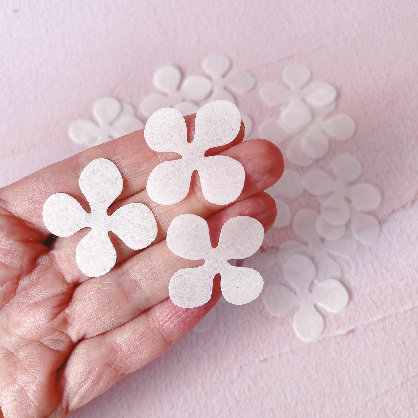 Wafer Paper Hydrangea Plain Flowers 24 PreCut Edible