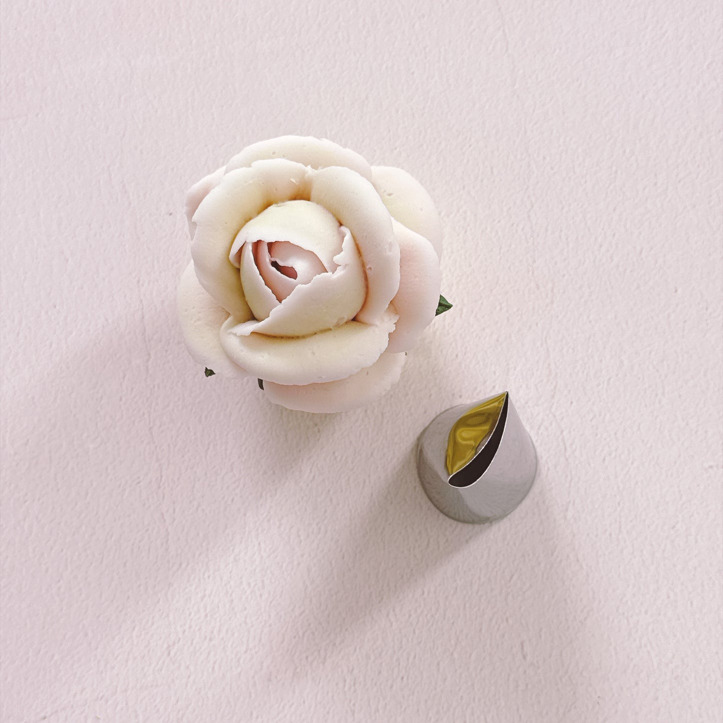 Moni's Fav Piping Tips - XL Giant Curved Rose Tip
