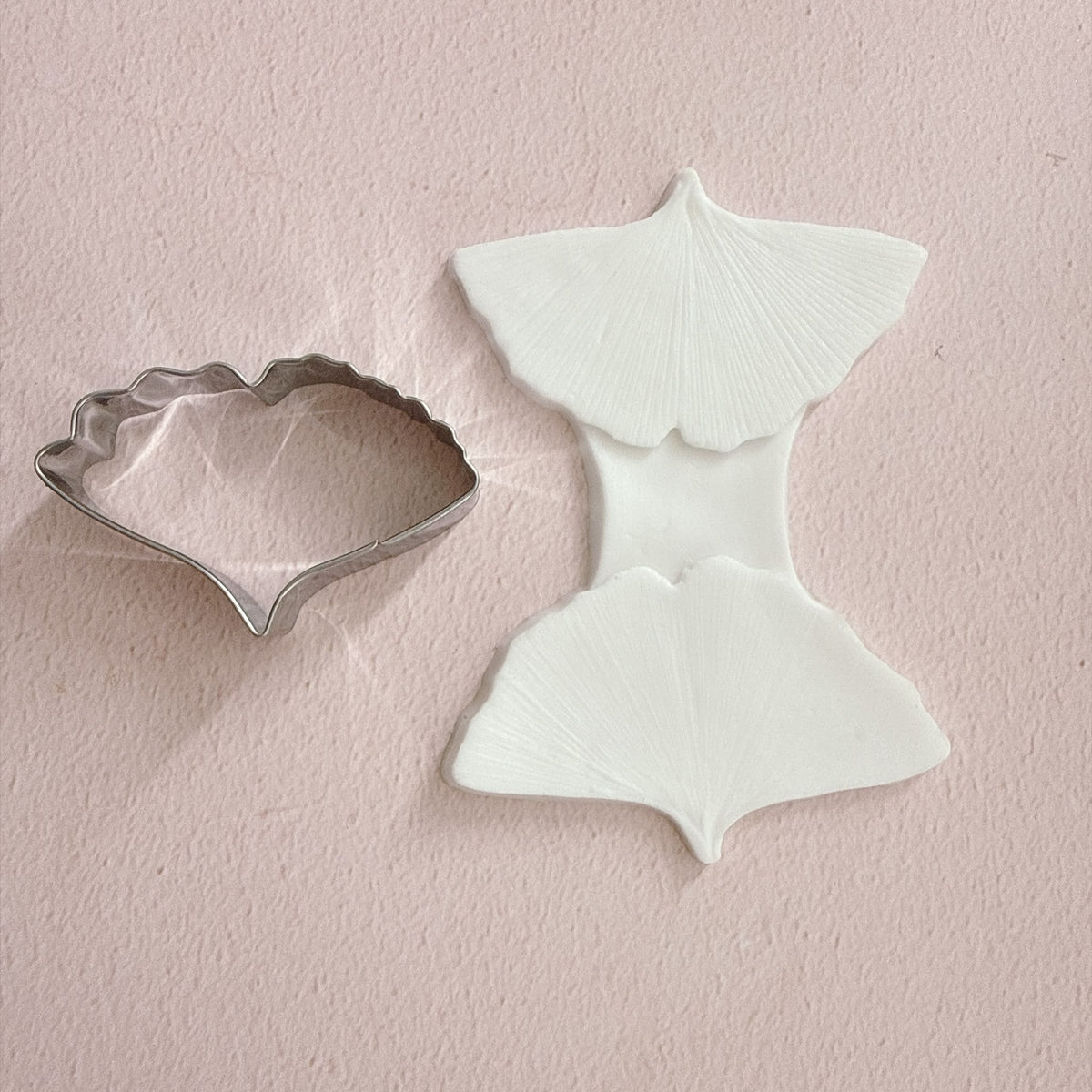More Veiners Large Ginko Leaf Veiner and Cutter Set - 2 piece set