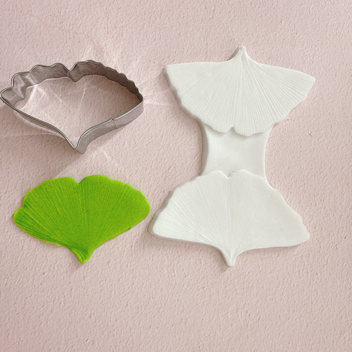 More Veiners Large Ginko Leaf Veiner and Cutter Set - 2 piece set