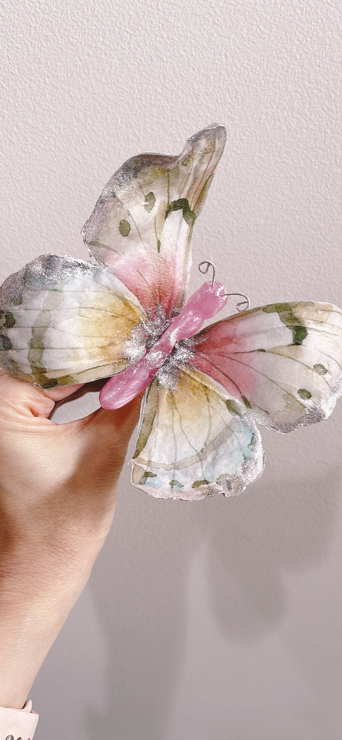 Giant Wafer Paper Butterflies Jessica in Neutral and Soft Pastels - Set of 2