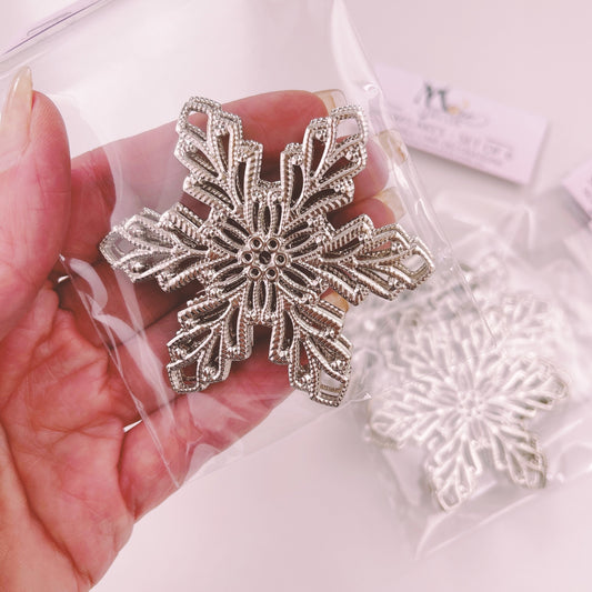 More Decos Giant Silver Snowflakes set of 6
